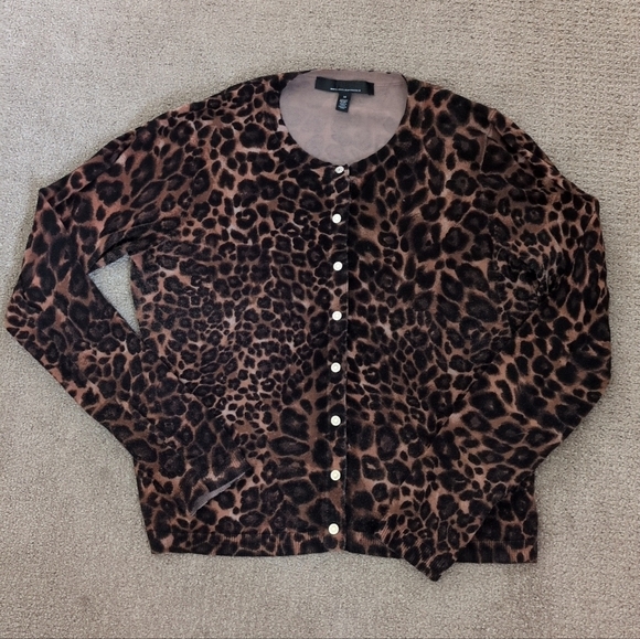 White House Black Market Cheetah Print Cropped Snap Button Long Sleeve Cardigan - Picture 2 of 9